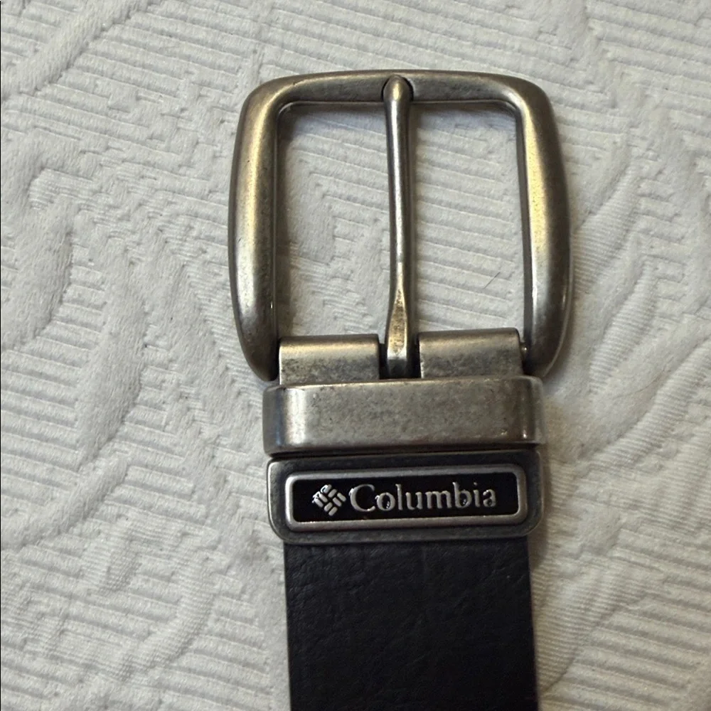 Columbia Men's Black/Brown Reversible Leather Belt. 34/36.